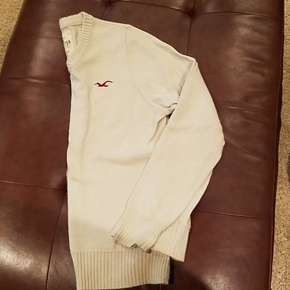 Hollister v-neck